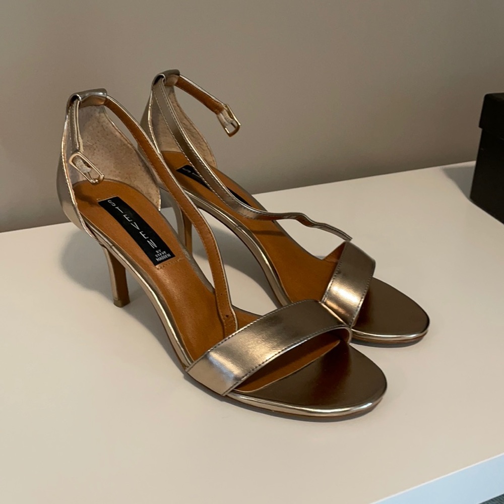 Steve Madden heels gold